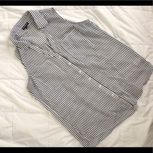 Express - M - Striped Collared V neck button top